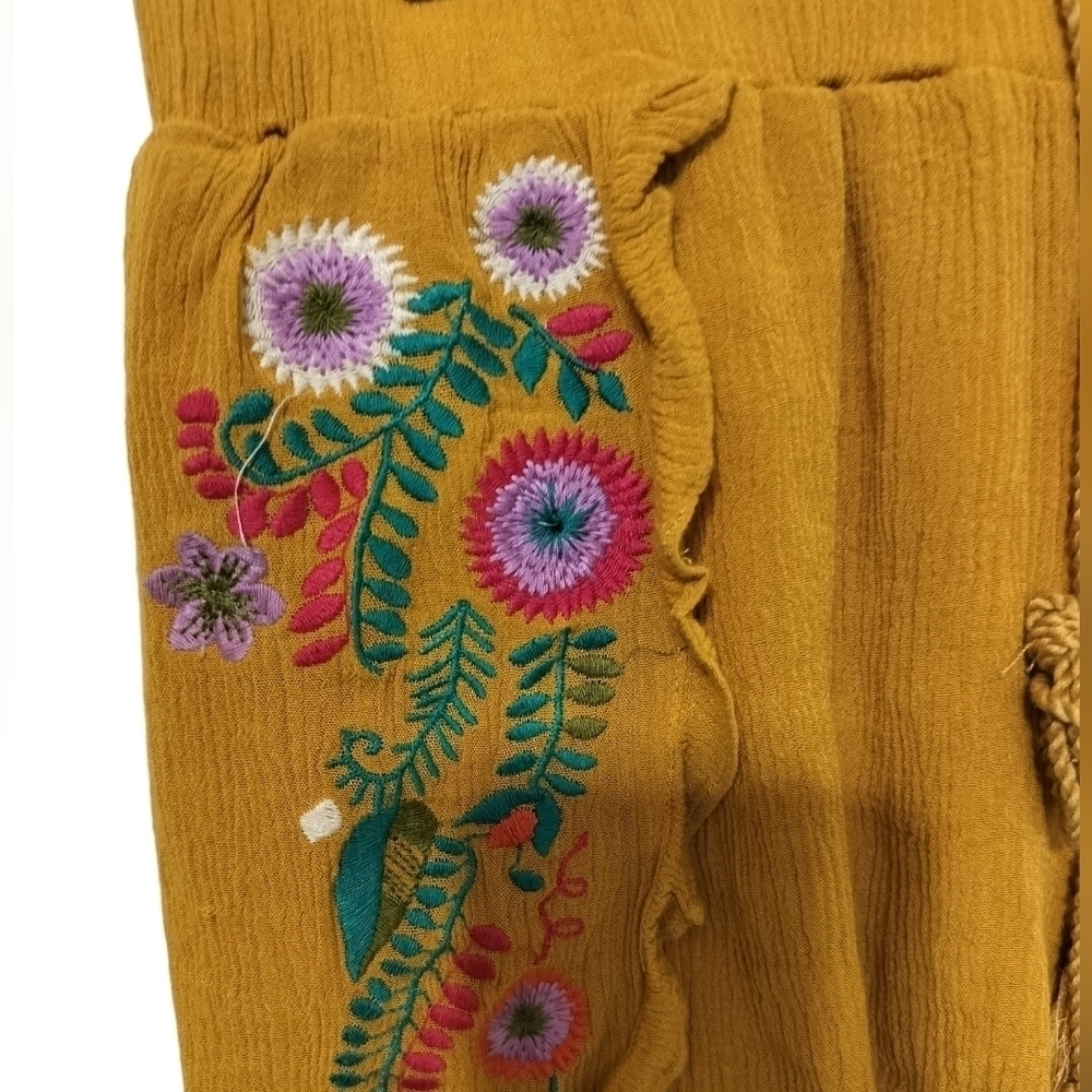 (1296) Umgee Mustard Yellow Boho Embroidered Ruffle Hem Shorts Size Small - Picture 5 of 8